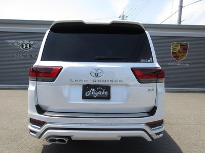 صورة 11 لـ 2023 Toyota LAND CRUISER 300