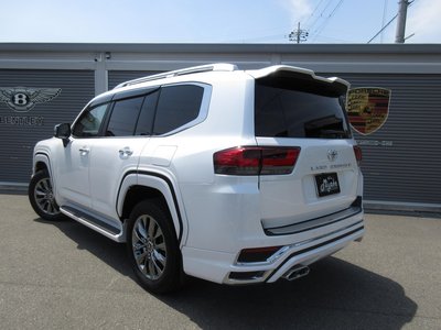 صورة 4 لـ 2023 Toyota LAND CRUISER 300