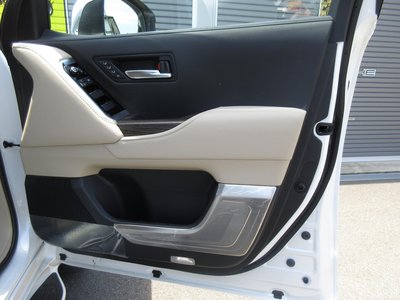 صورة 39 لـ 2023 Toyota LAND CRUISER 300