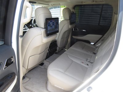 صورة 40 لـ 2023 Toyota LAND CRUISER 300