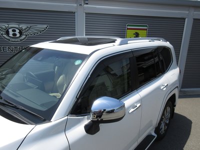 صورة 8 لـ 2023 Toyota LAND CRUISER 300