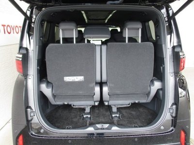 2025 Toyota ALPHARD — фото 13