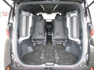 2025 Toyota ALPHARD — фото 14