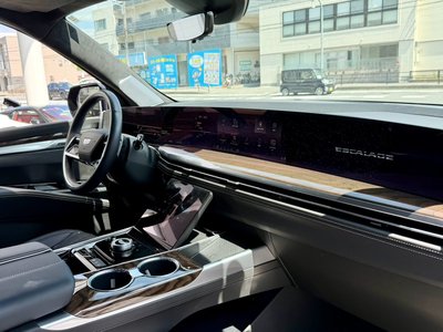 2025 Cadillac ESCALADE — миниатюра 24