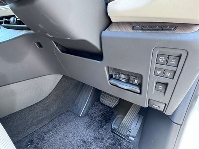 2025 Lexus LM 缩略图 22