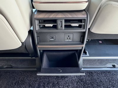 2025 Lexus LM 缩略图 48