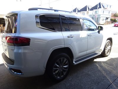 صورة 5 لـ 2023 Toyota LAND CRUISER 300