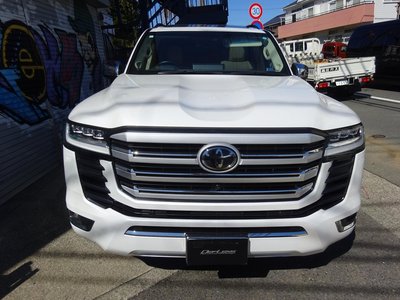 صورة 4 لـ 2023 Toyota LAND CRUISER 300