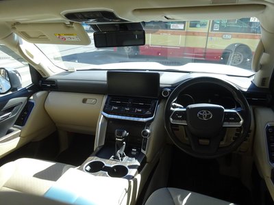 صورة 12 لـ 2023 Toyota LAND CRUISER 300