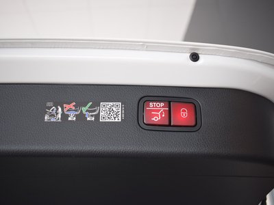 2026 Mercedes-BENZ C-CLASS thumbnail 26