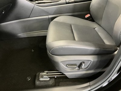 صورة 14 لـ 2025 Toyota CROWN ESTATE
