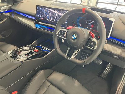 2026 BMW M5 TOURING photo 25