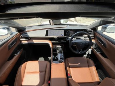 صورة 25 لـ 2025 Toyota CROWN ESTATE