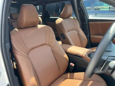 صورة 44 لـ 2025 Toyota CROWN ESTATE