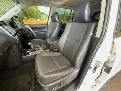 صورة 30 لـ 2023 Toyota LAND CRUISER PRADO