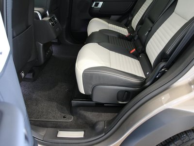 2024 LAND Rover DISCOVERY thumbnail 30