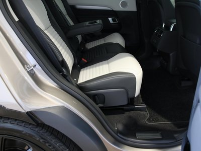 2024 LAND Rover DISCOVERY thumbnail 35