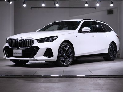 2025 BMW 5 SERIES TOURING — фото 1