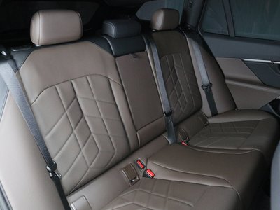 2025 BMW 5 SERIES TOURING — фото 10