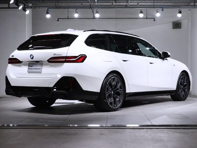 2025 BMW 5 SERIES TOURING — фото 5