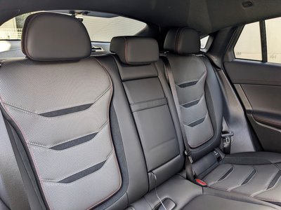 صورة 12 لـ 2025 Mercedes-BENZ GLC AMG