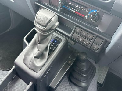 2024 Toyota LAND CRUISER 70 thumbnail 17