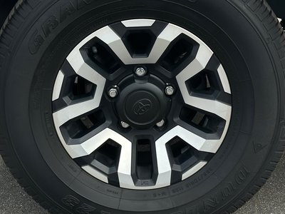 2024 Toyota LAND CRUISER 70 thumbnail 32