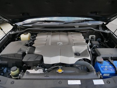 صورة 43 لـ 2015 Toyota LAND CRUISER 200