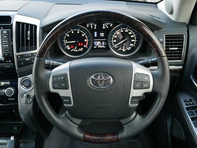 صورة 20 لـ 2015 Toyota LAND CRUISER 200