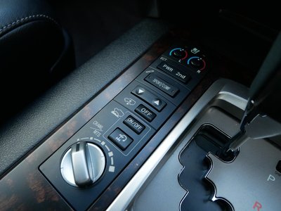 صورة 31 لـ 2015 Toyota LAND CRUISER 200