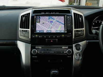 صورة 27 لـ 2015 Toyota LAND CRUISER 200