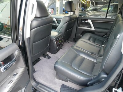 صورة 35 لـ 2015 Toyota LAND CRUISER 200