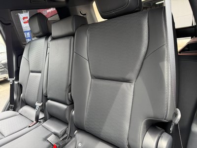 2025 Toyota LAND CRUISER 250 — миниатюра 35