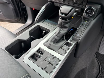 2025 Toyota LAND CRUISER 250 — миниатюра 23