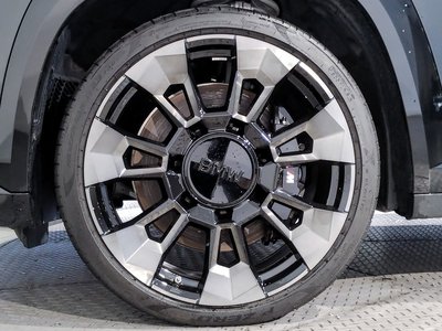 2025 BMW XM thumbnail 42