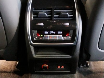2025 BMW XM thumbnail 23
