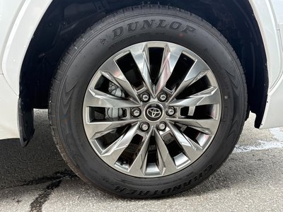 صورة 10 لـ 2025 Toyota LAND CRUISER 300