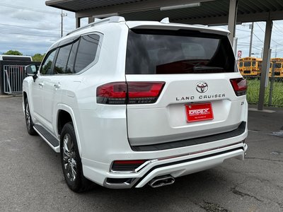 صورة 5 لـ 2025 Toyota LAND CRUISER 300