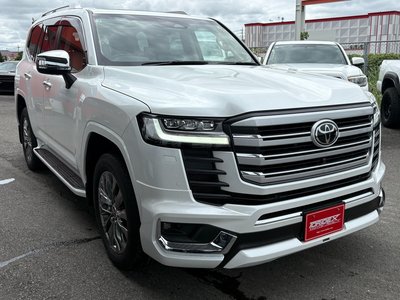 صورة 9 لـ 2025 Toyota LAND CRUISER 300