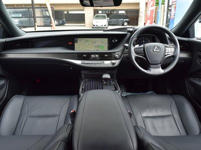 صورة مصغرة 37 لـ 2018 Lexus LS