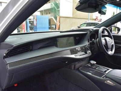 صورة مصغرة 54 لـ 2018 Lexus LS