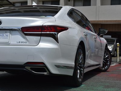 صورة مصغرة 7 لـ 2018 Lexus LS