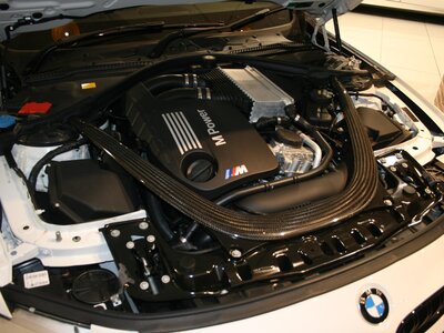 صورة 17 لـ 2016 BMW M4 COUPE
