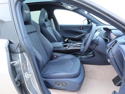 صورة 38 لـ 2024 Aston Martin DBX