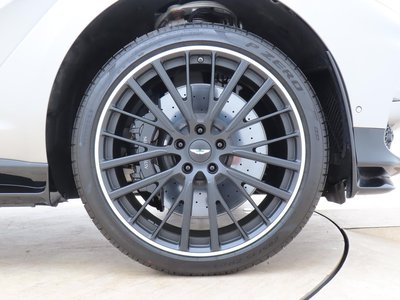 صورة 13 لـ 2024 Aston Martin DBX