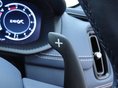 صورة 51 لـ 2024 Aston Martin DBX