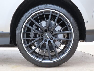 صورة 11 لـ 2024 Aston Martin DBX