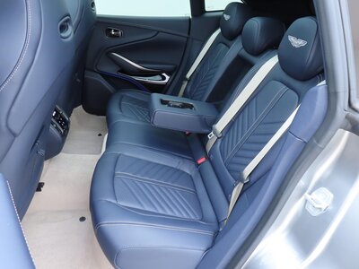 صورة 32 لـ 2024 Aston Martin DBX