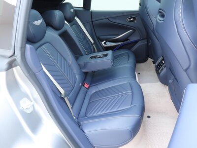 صورة 36 لـ 2024 Aston Martin DBX