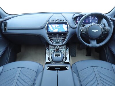 صورة 42 لـ 2024 Aston Martin DBX